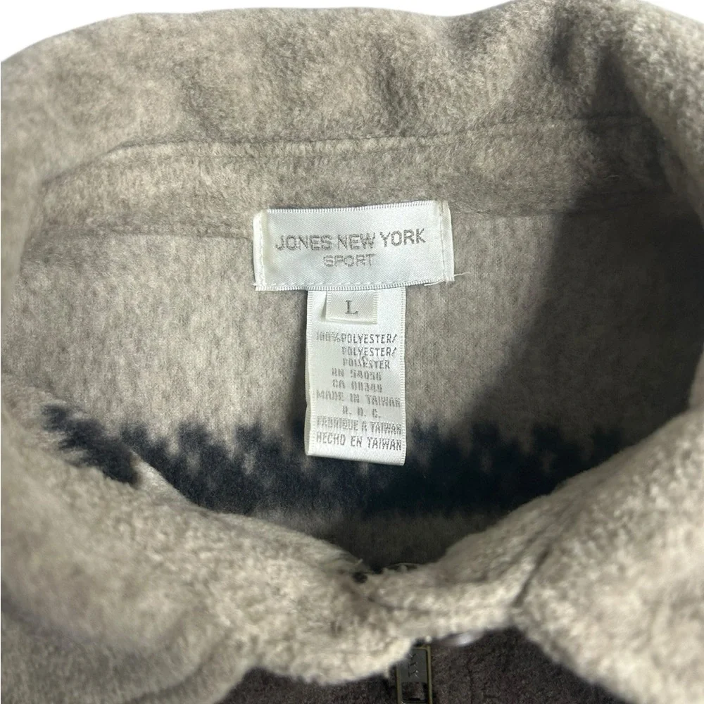 Jones New York Sport Women’s Large Fleece Zip Jacket Snowflake Nordic Pattern‎